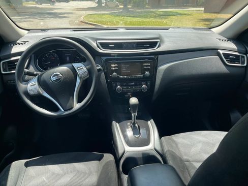 Used 2016 Nissan Rogue SV w/ SV Moonroof Package FWD image 16