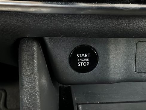 Used 2025 Nissan Rogue SV FWD image 26