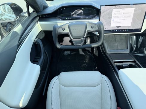 Used 2023 Tesla Model S Plaid image 34