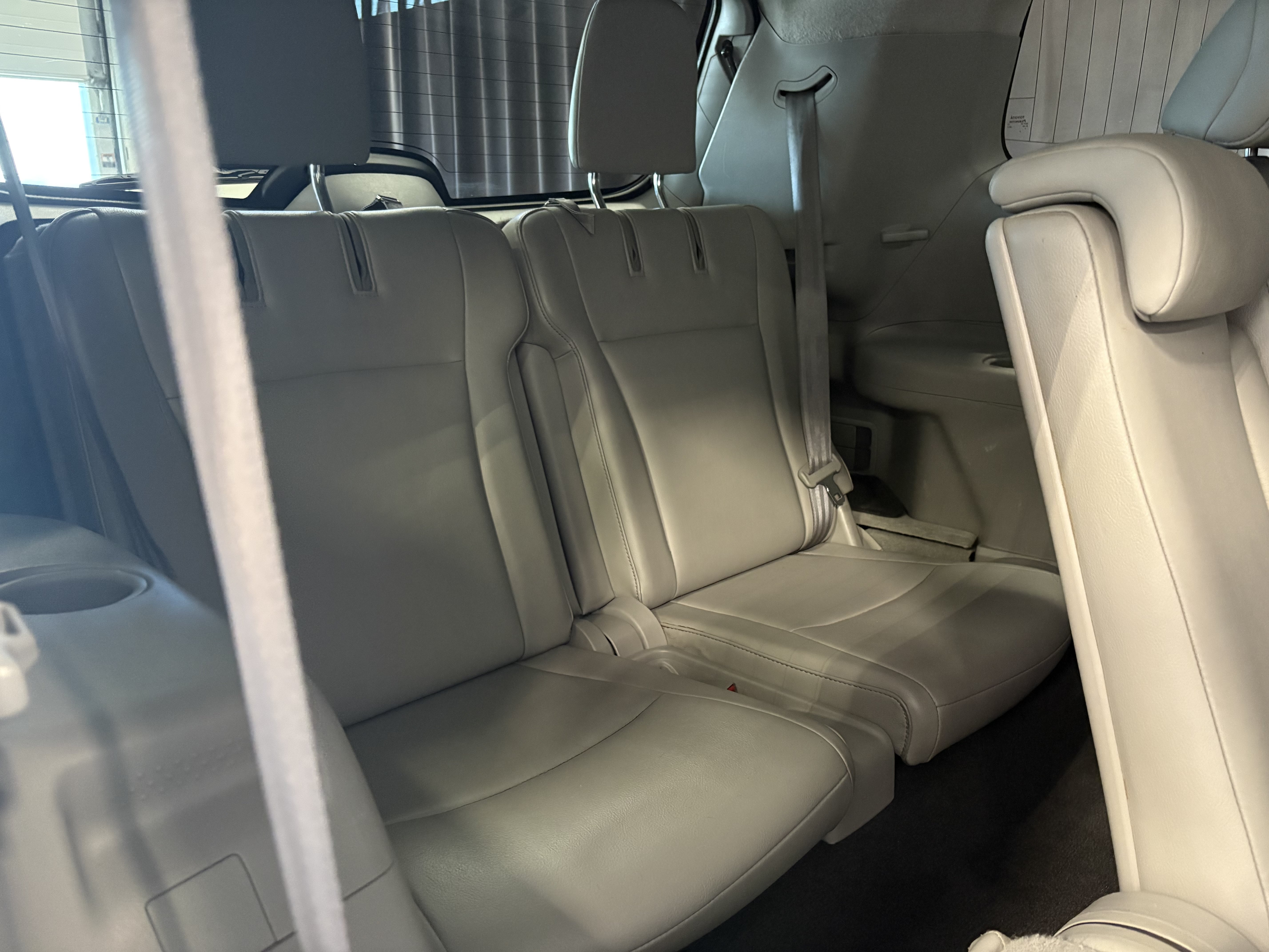 Used 2013 Toyota Highlander SE FWD image 31
