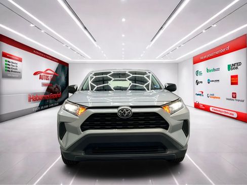 Used 2022 Toyota RAV4 LE FWD image 3