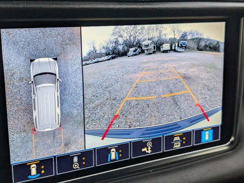 Used 2021 GMC Yukon Denali w/ Denali Premium Package image 21