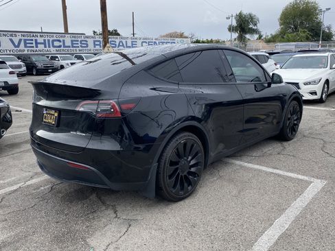 Used 2021 Tesla Model Y Long Range image 5