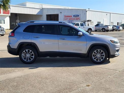 Used 2020 Jeep Cherokee Latitude Plus image 26