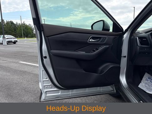 Used 2022 Nissan Rogue Platinum w/ Head-Up Display Package FWD image 3