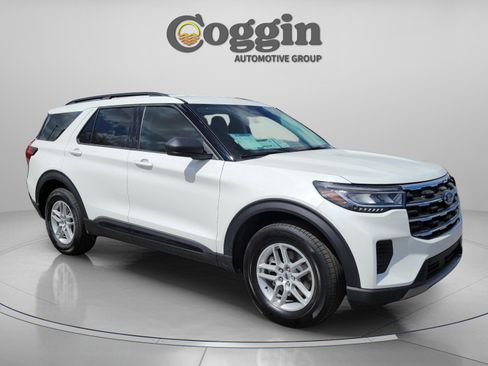 New 2026 Ford Explorer Active RWD image 5