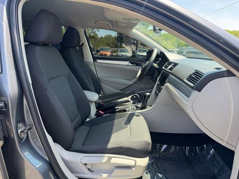 Used 2017 Volkswagen Passat 1.8T S FWD image 14