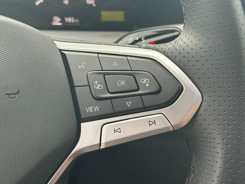 New 2026 Volkswagen Tiguan SE R-Line FWD image 24