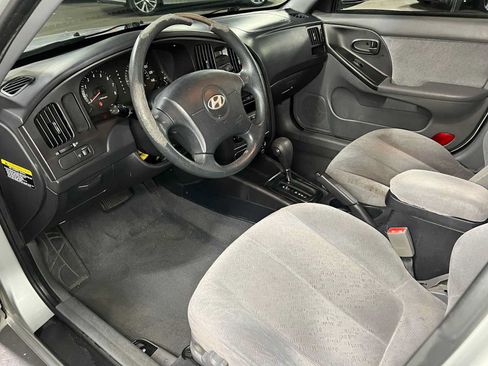 Used 2005 Hyundai Elantra GLS FWD image 24