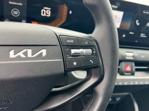 Certified 2025 Kia K4 FWD image 24