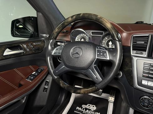 Used 2015 Mercedes-Benz GL 63 AMG 4MATIC image 11