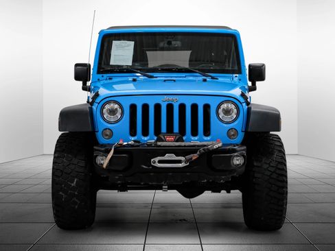 Used 2017 Jeep Wrangler Unlimited Rubicon w/ Connectivity Group AWD/4WD image 5