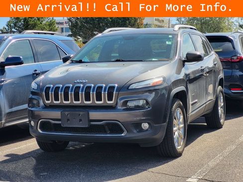 Used 2017 Jeep Cherokee Limited AWD/4WD image 4