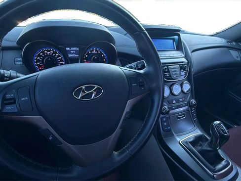 Used 2013 Hyundai Genesis 3.8 RWD image 22