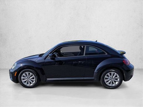 Used 2018 Volkswagen Beetle 2.0T Coast FWD image 9