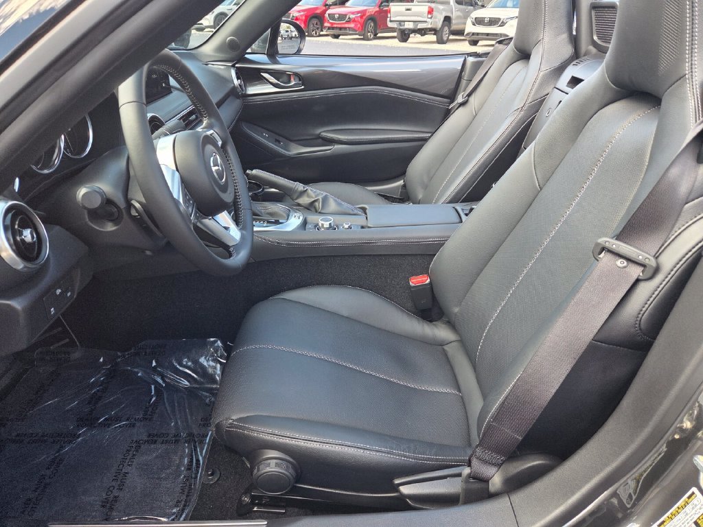 Certified 2025 MAZDA MX-5 Miata Grand Touring RWD image 4
