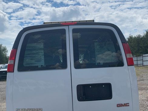 Used 2017 GMC Savana 2500 Extended RWD image 6