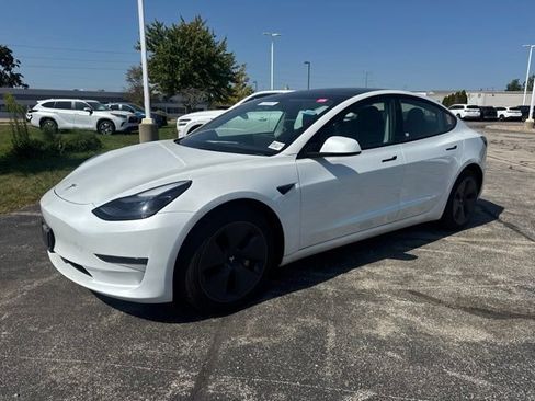 Used 2023 Tesla Model 3 Standard Range RWD image 1