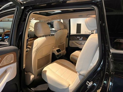 Used 2022 Mercedes-Benz GLS 450 4MATIC image 24