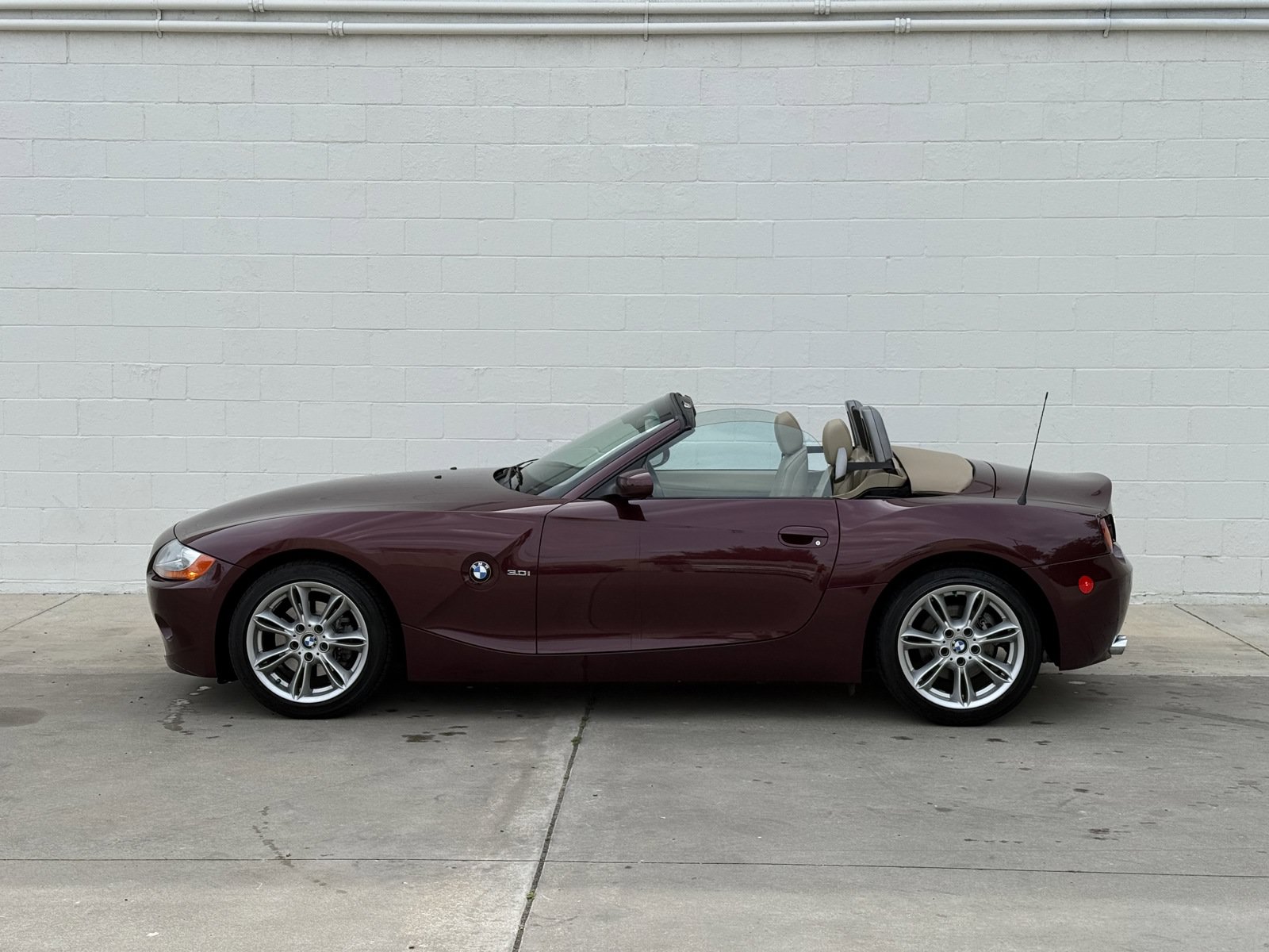 Used 2004 BMW Z4 3.0i RWD image 4