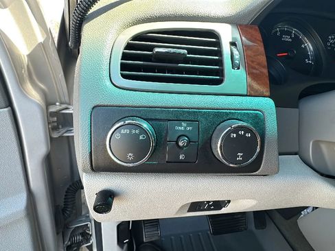Used 2008 GMC Sierra 3500 SLT AWD/4WD image 14