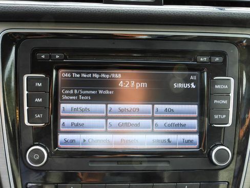 Used 2014 Volkswagen Passat 1.8T SE image 40