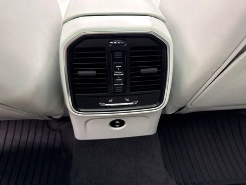 Certified 2024 Porsche Macan Turbo AWD/4WD image 29