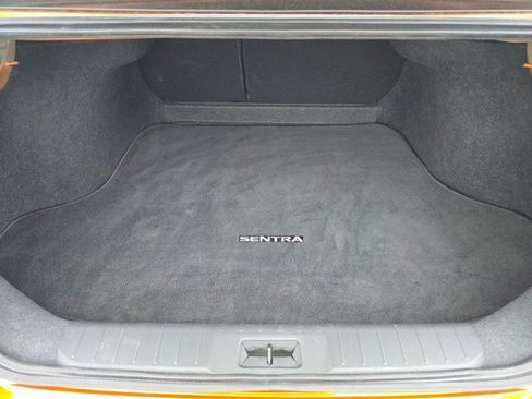 Used 2024 Nissan Sentra SR w/ SR Premium Package image 16