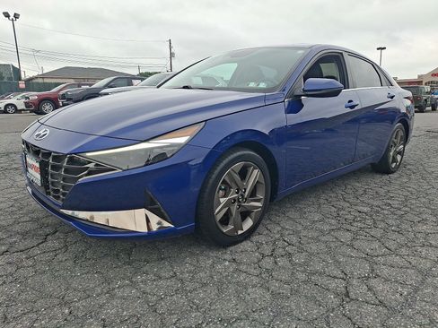 Used 2022 Hyundai Elantra Limited FWD image 3