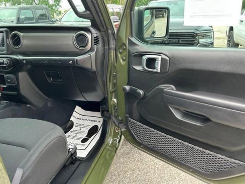 Used 2022 Jeep Wrangler Sport image 26