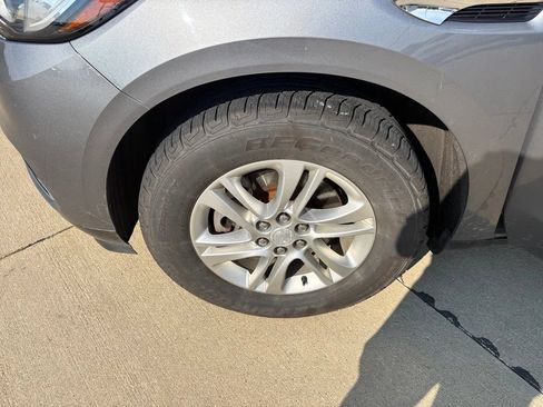 Used 2019 Buick Enclave Essence AWD/4WD image 27