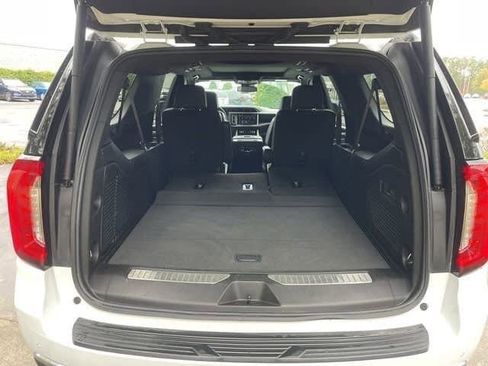 Used 2024 GMC Yukon XL Denali image 15