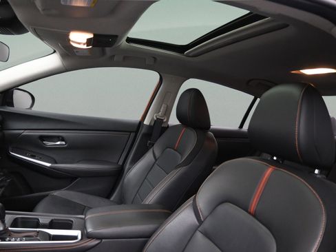 Used 2023 Nissan Sentra SR w/ SR Premium Package image 38