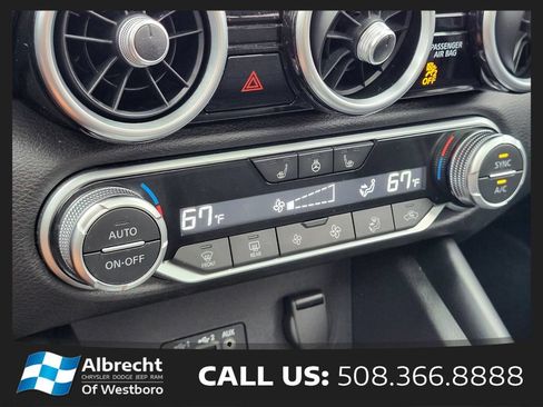Used 2022 Nissan Sentra SR w/ SR Premium Package FWD image 23