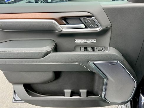 Used 2026 GMC Sierra 1500 Denali w/ Technology Package AWD/4WD image 19