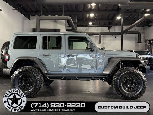Used 2024 Jeep Wrangler Unlimited w/ Convenience Group AWD/4WD image 7