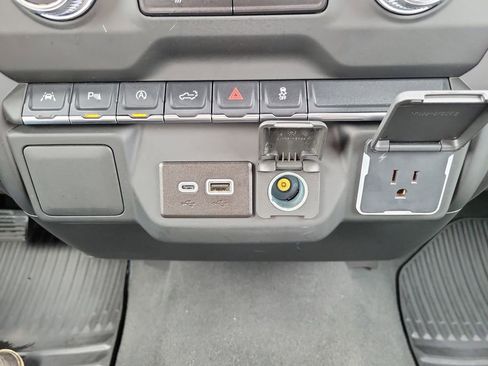 Used 2024 GMC Sierra 1500 Pro w/ Pro Value Package image 20