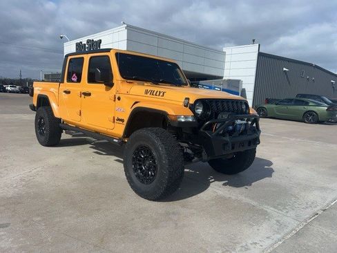 Used 2021 Jeep Gladiator Willys image 3