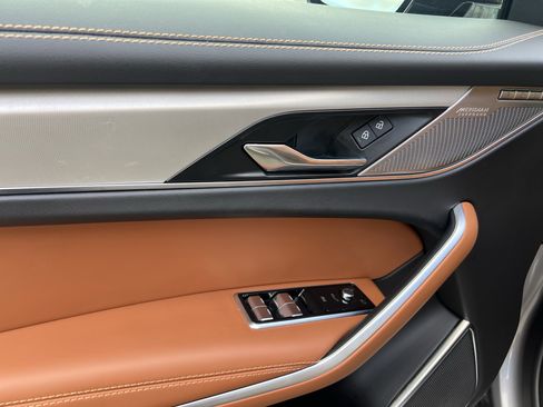 Used 2025 Jaguar F-PACE R-Dynamic S image 15