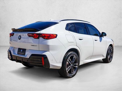 New 2026 BMW X2 xDrive28i AWD/4WD image 5