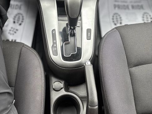 Used 2015 Chevrolet Cruze LT FWD image 15