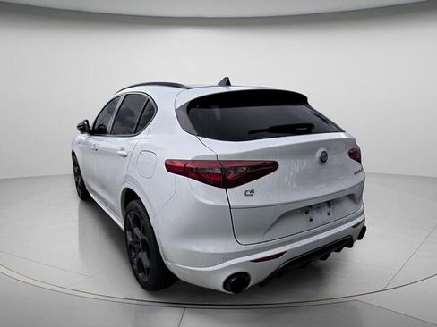 Used 2022 Alfa Romeo Stelvio Veloce AWD/4WD image 6