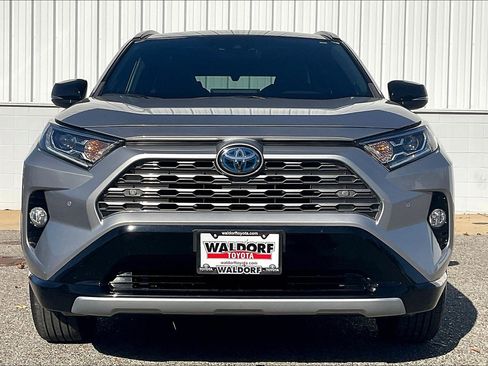 Used 2021 Toyota RAV4 XSE AWD/4WD image 3