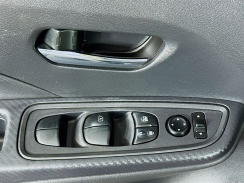 Used 2023 Nissan Versa SV w/ Trunk Package image 23