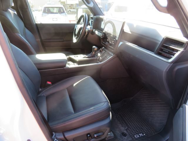 Used 2024 Lexus GX 550 AWD/4WD image 13