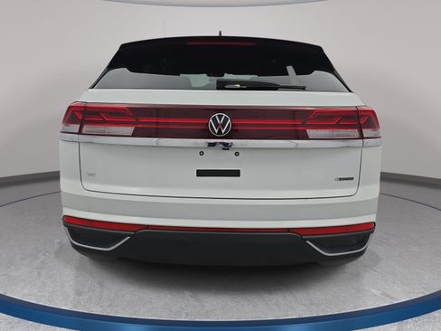 Certified 2024 Volkswagen Atlas Cross Sport SE AWD/4WD image 6