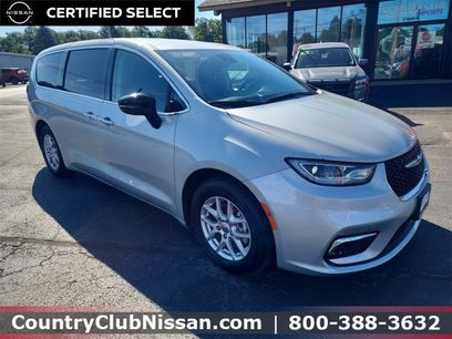 Used 2024 Chrysler Pacifica Touring-L