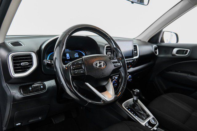Used 2024 Hyundai Venue SEL FWD image 12