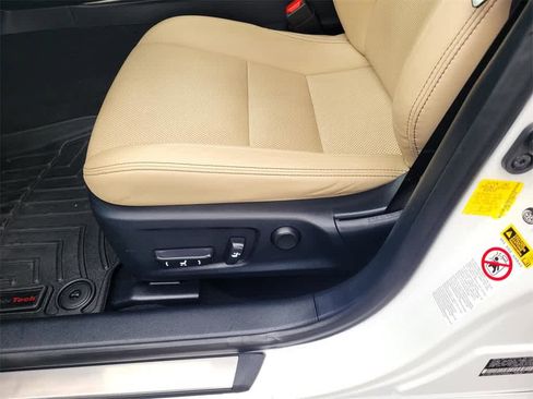 Used 2015 Lexus IS 250 image 15