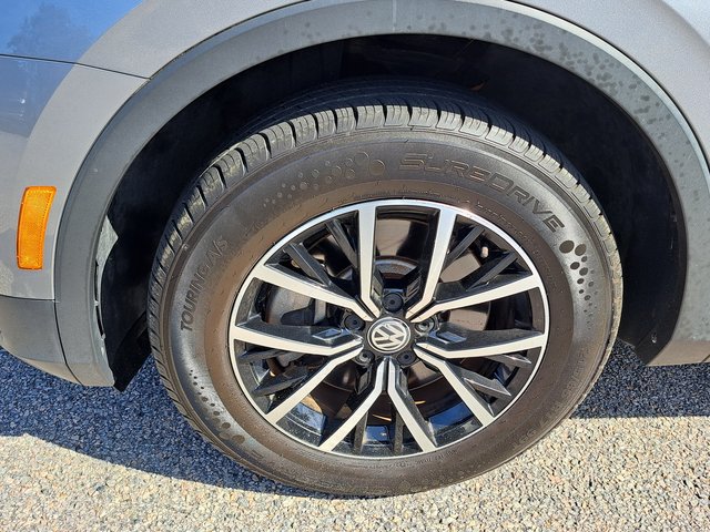 Used 2021 Volkswagen Tiguan SE AWD/4WD image 32